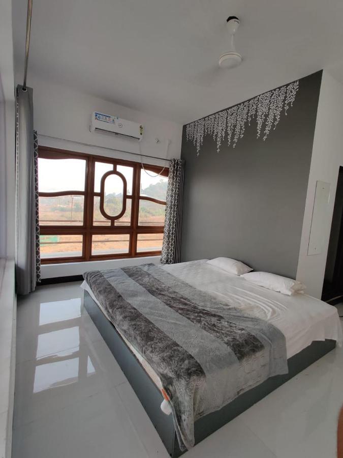 Sunshine Sea View Hotel Alibag Exterior photo